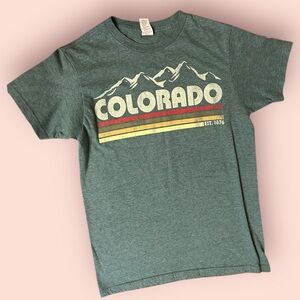 Colorado Graphic T-Shirt Vintage Style Mountains – Size Small